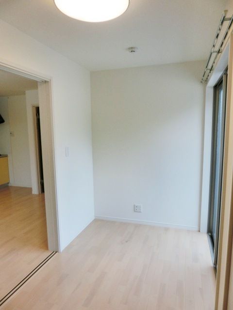 その他部屋・スペース　リビング奥の洋室です