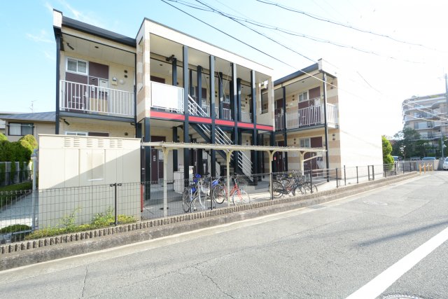 建物外観　防犯カメラ・モニター付きインターホンで安心♪