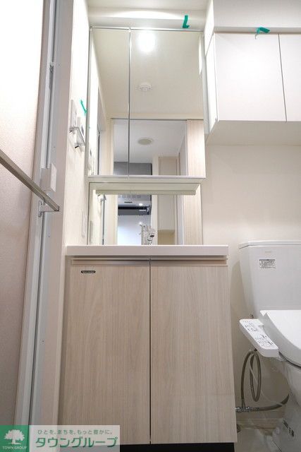 洗面設備　※写真は同タイプ住戸です。