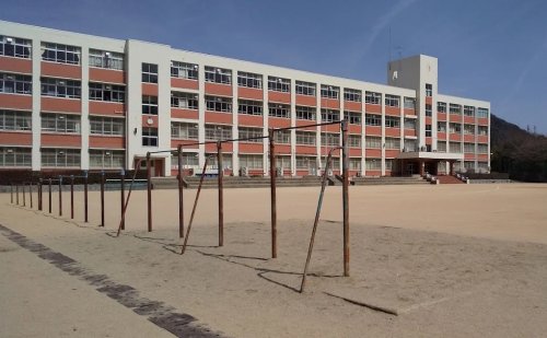 中学校　横尾中学校（中学校）まで1945m
