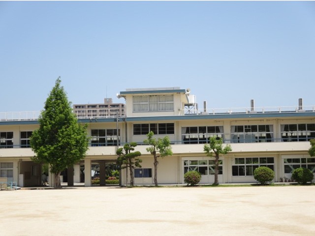 小学校　倉敷市立　倉敷東小学校（小学校）まで800m