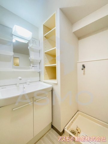 洗面設備　同マンション別部屋　参考写真