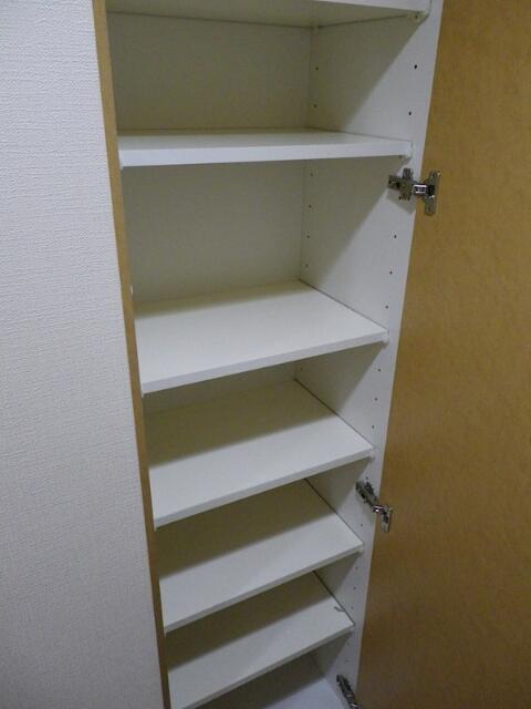 収納　下足入