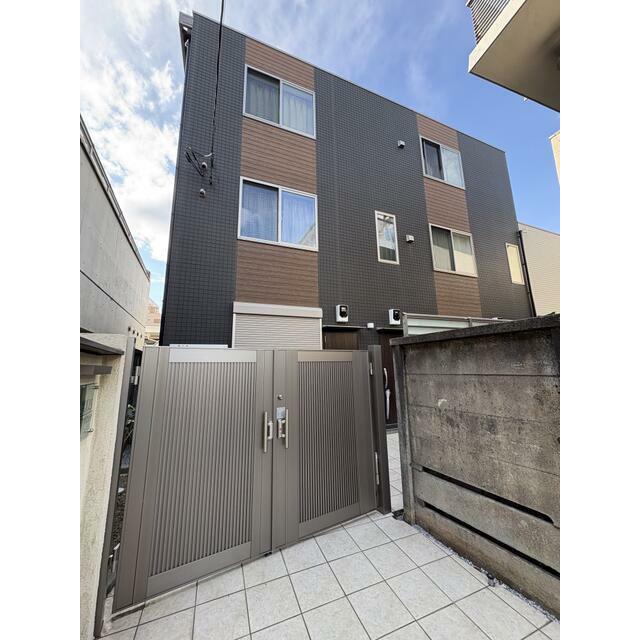 建物外観　落ち着いたブラウンの外観