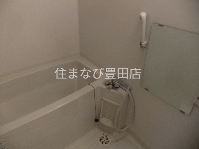 バス・シャワールーム　同型別部屋写真