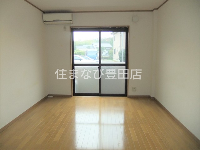 居室・リビング　同型別部屋写真