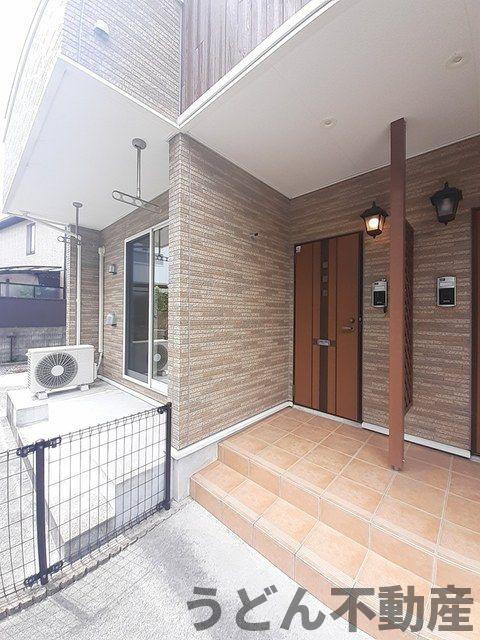 エントランス　うどん県のお部屋探しはうどん不動産へ うどんちゃんとLINE