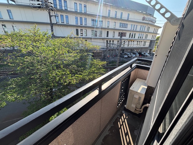 バルコニー　※別号室の参考写真となります。