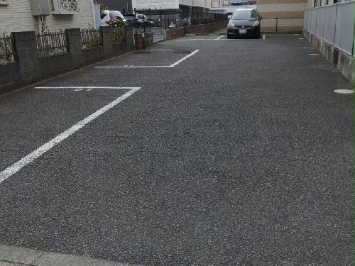 駐車場　お部屋によりメーカーが異なります。