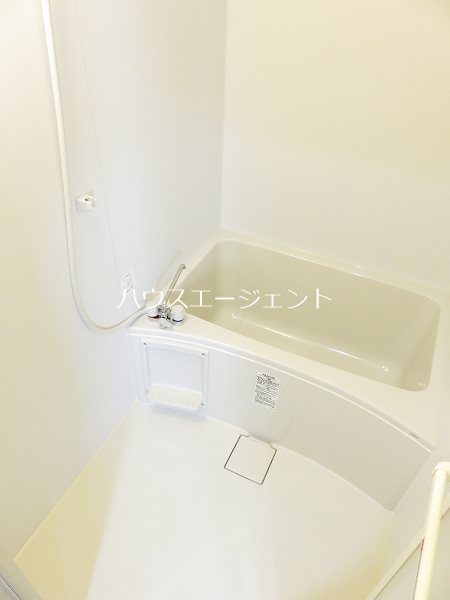 バス・シャワールーム　バストイレはもちろん別です。