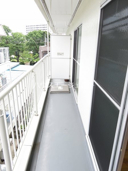 バルコニー　ベランダも広々としています。