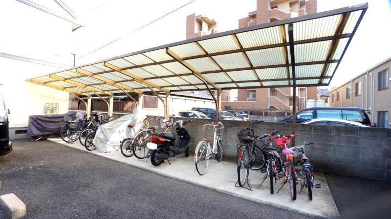 駐車場　駐輪場