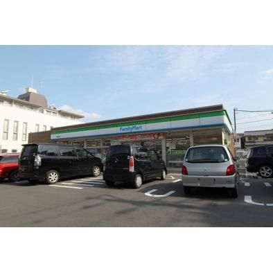 コンビニ　ファミリーマート高尾駅南店（コンビニ）まで662m