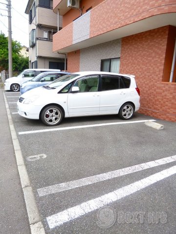 駐車場　ルネスカトー弐番館