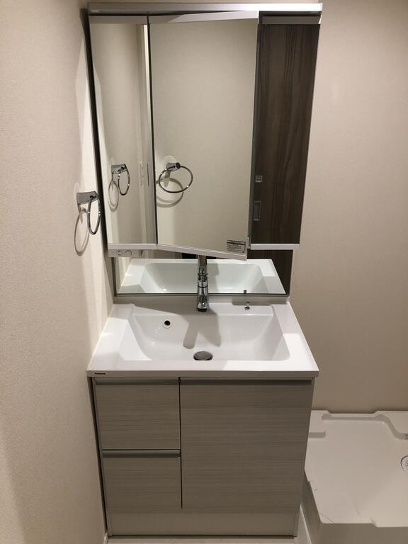 洗面設備　※別号室の参考写真です
