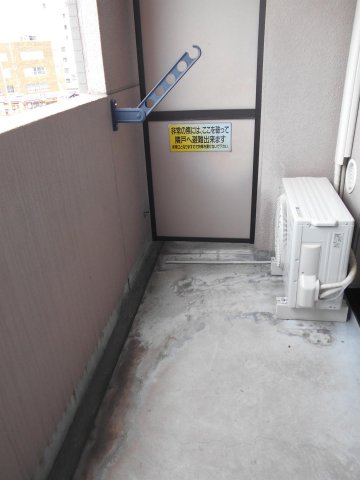 バルコニー　単身の方にちょうどいい広さのバルコニー♪