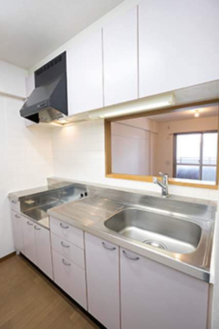 キッチン　※写真は同タイプ住戸です。