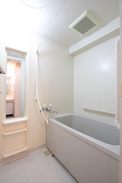 バス・シャワールーム　※写真は同タイプ住戸です。
