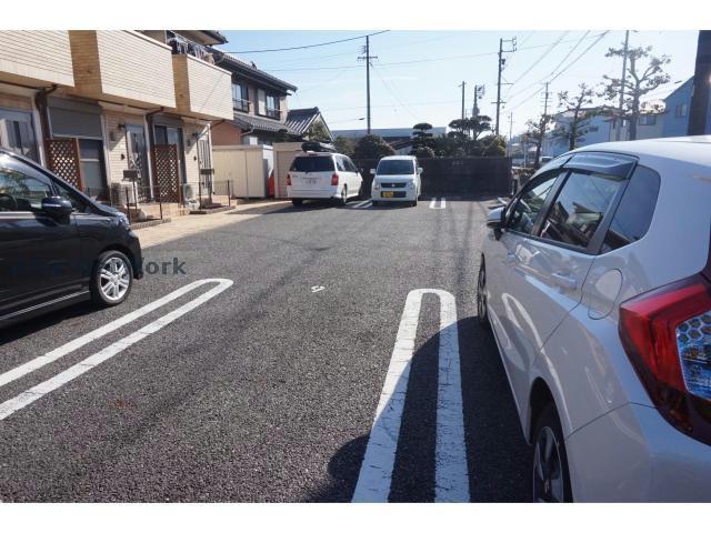 駐車場　駐車場