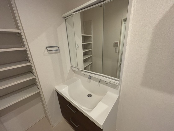 洗面設備　※別部屋の写真です