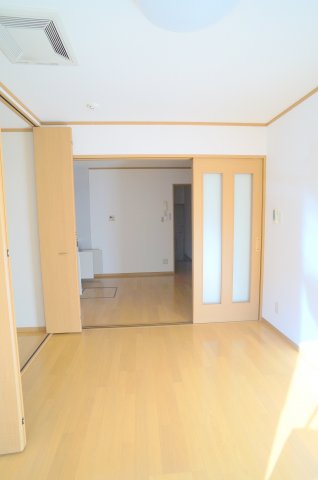 その他部屋・スペース　明るい色調の室内です