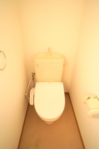 トイレ　コンパクトで使いやすいトイレです