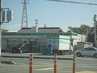 コンビニ　ファミリーマート四日市東阿倉川店（コンビニ）まで440m