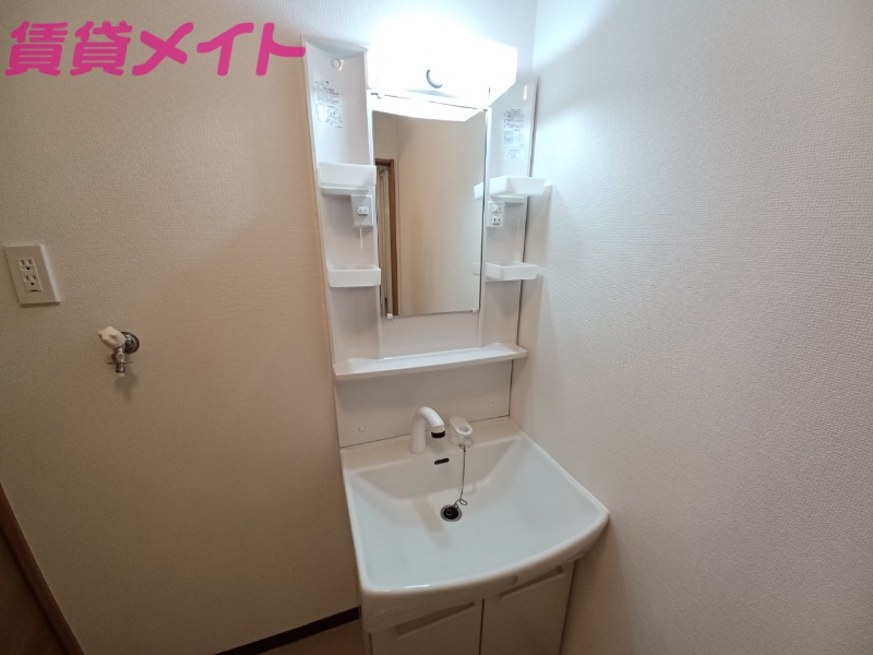 洗面設備　同型参考写真