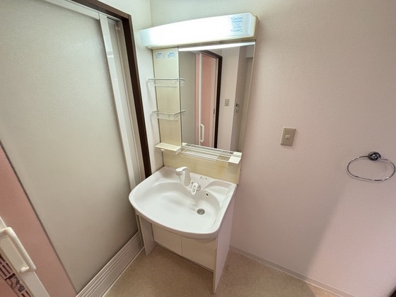 洗面設備　※別部屋の写真です
