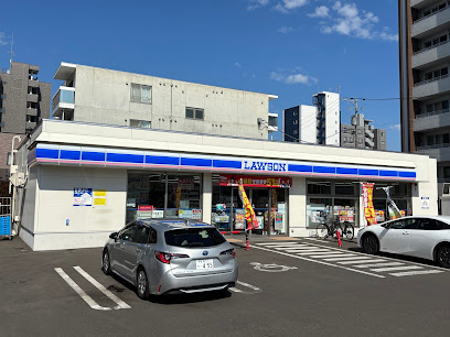 コンビニ　ローソン札幌南高校前店（コンビニ）まで371m