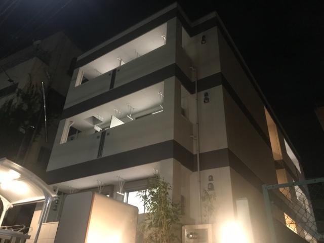 建物外観　外観写真（夜）