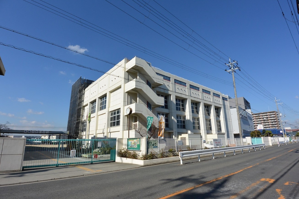 中学校　寝屋川市立第二中学校（中学校）まで616m