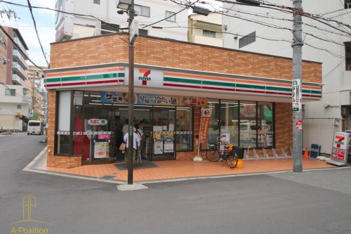 コンビニ　セブンイレブン 大阪池田町店（コンビニ）まで63m