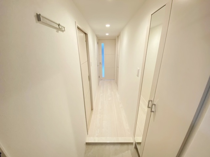 玄関　※写真は同タイプ、別のお部屋です。