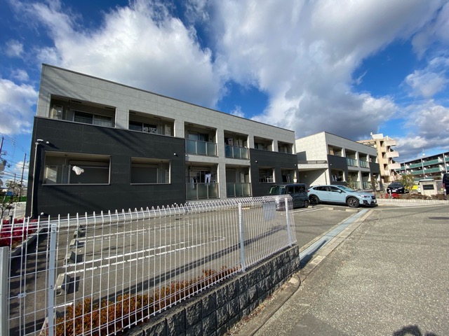 建物外観　安心のオートロック付き♪