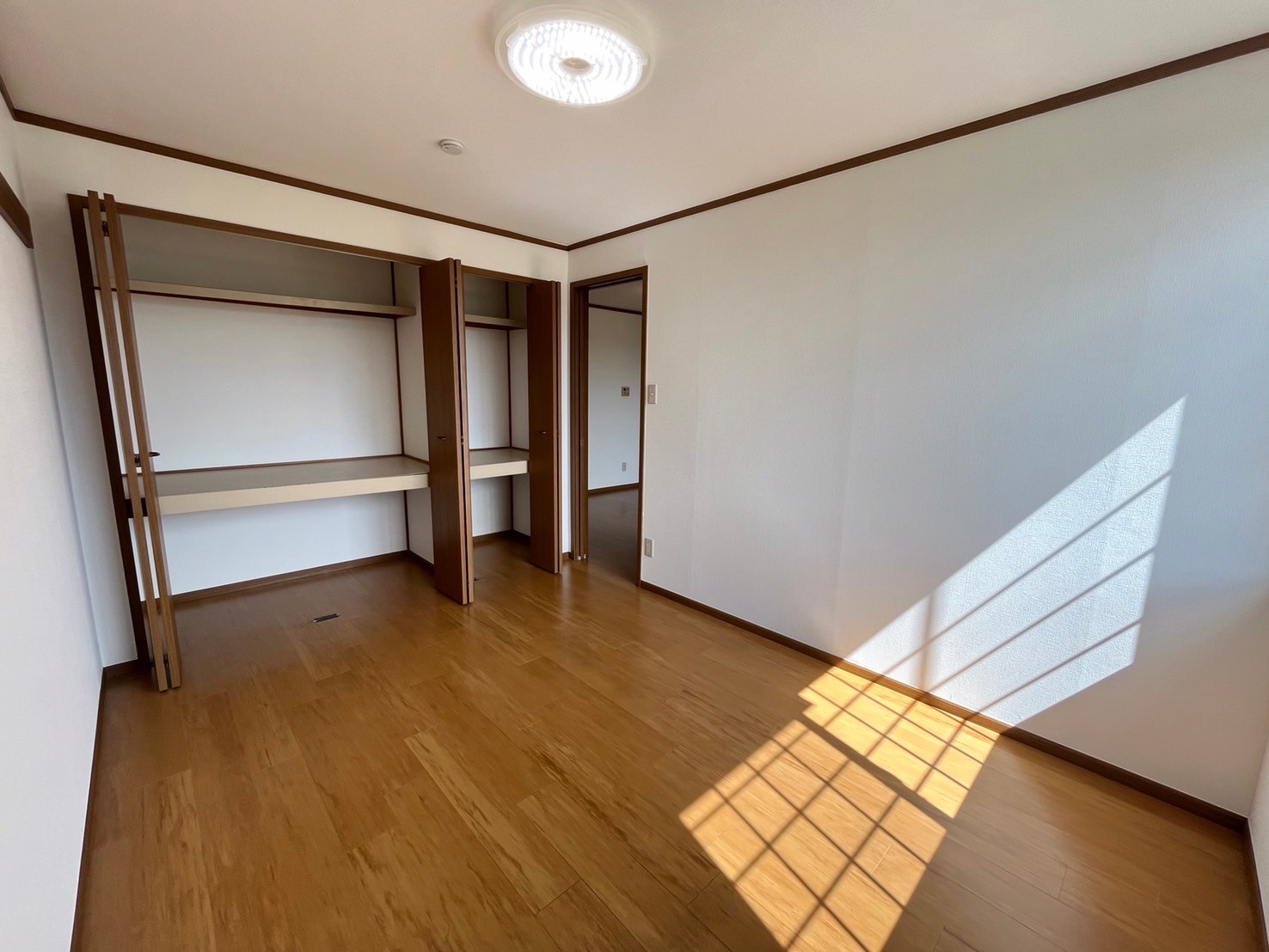 収納　左右反転タイプ間取り・別部屋の写真です。