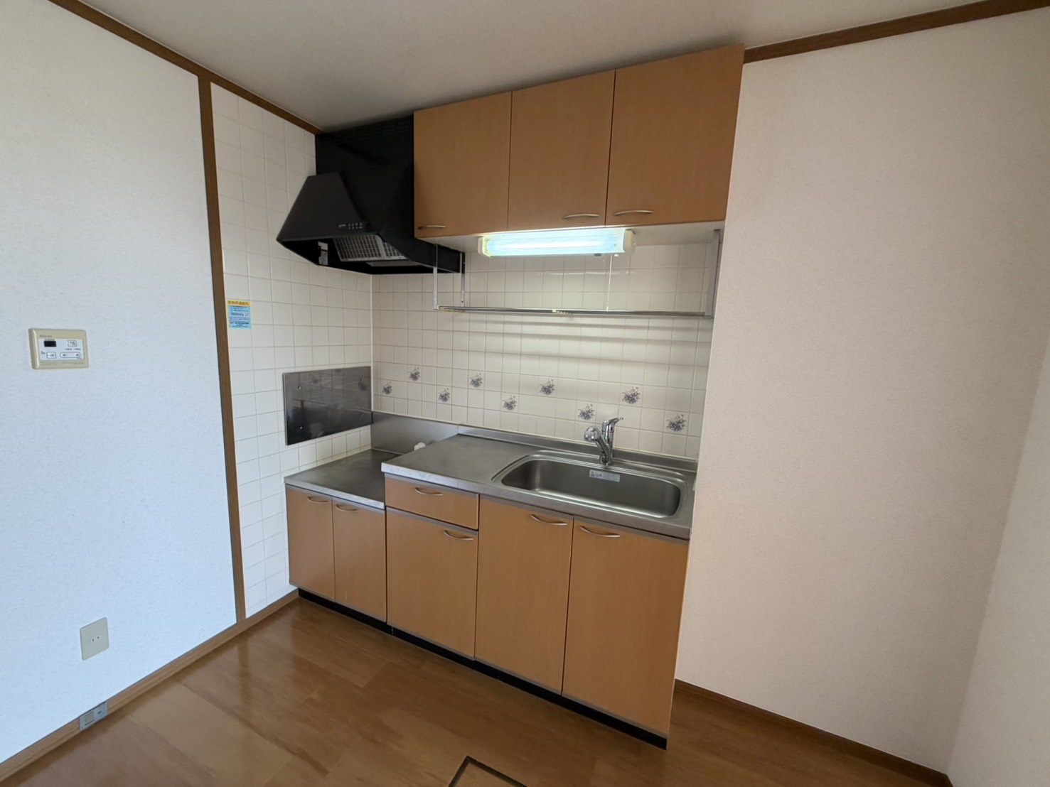 キッチン　左右反転タイプ間取り・別部屋の写真です。