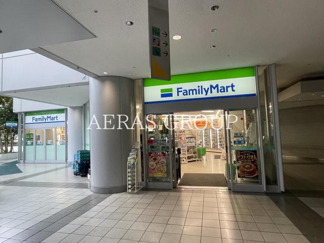 コンビニ　ファミリーマート シーバンス ア・モール店（コンビニ）まで551m
