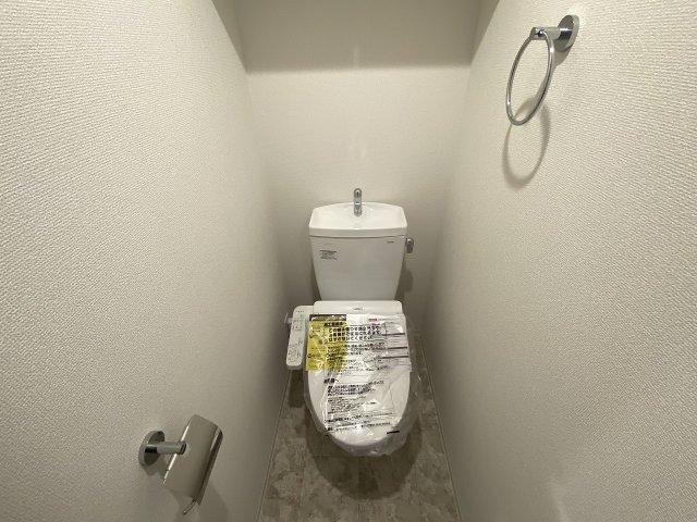 トイレ　※カラータイプは写真と異なります。