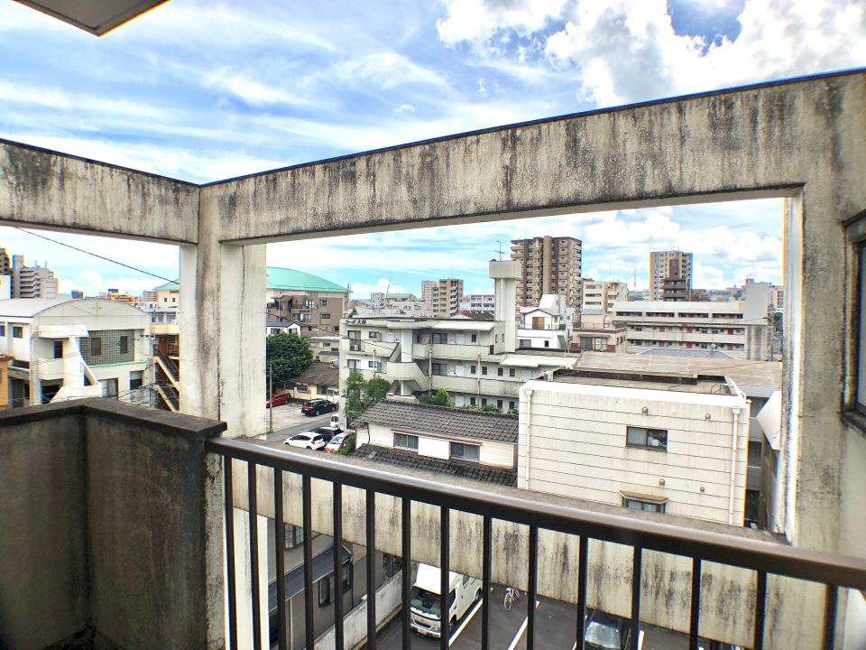 バルコニー　眺望良好、空を眺めて深呼吸いい１日を！