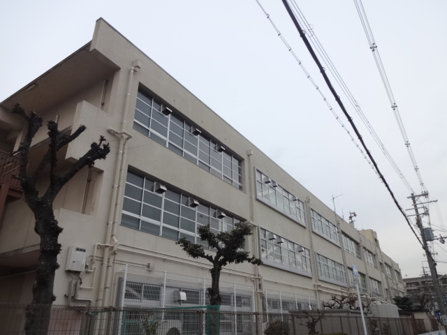 小学校　荒川小学校（小学校）まで786m