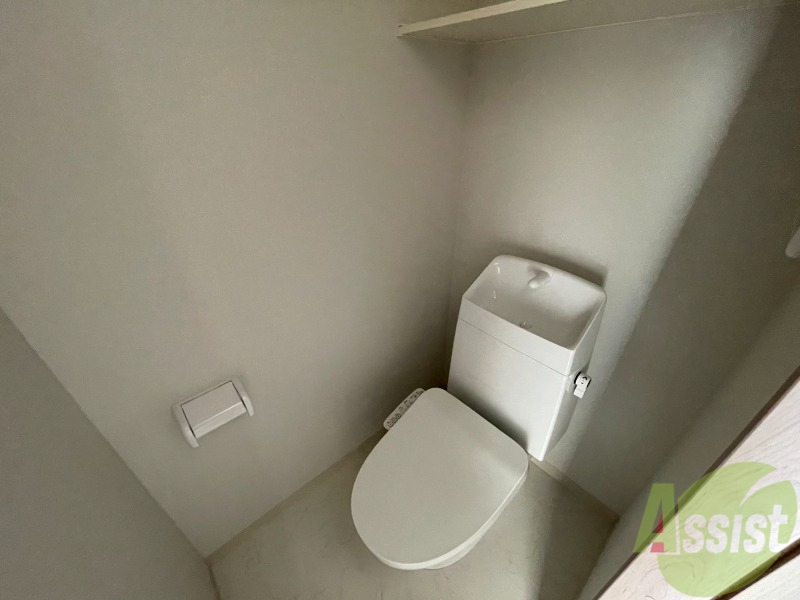 トイレ　トイレはこちらのウォシュレット付きになりますね。
