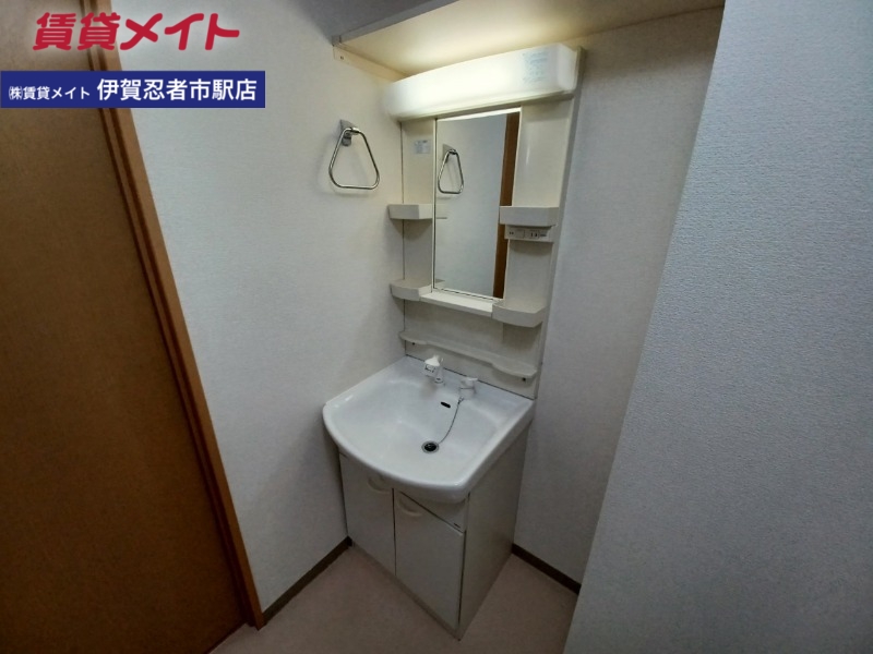 洗面設備　同物件別室写真