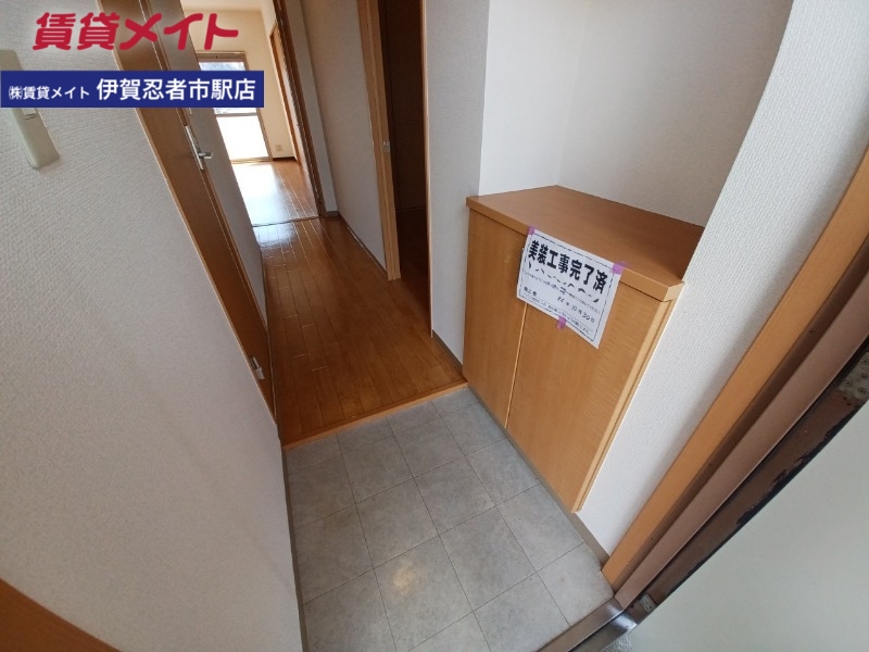 玄関　同物件別室写真