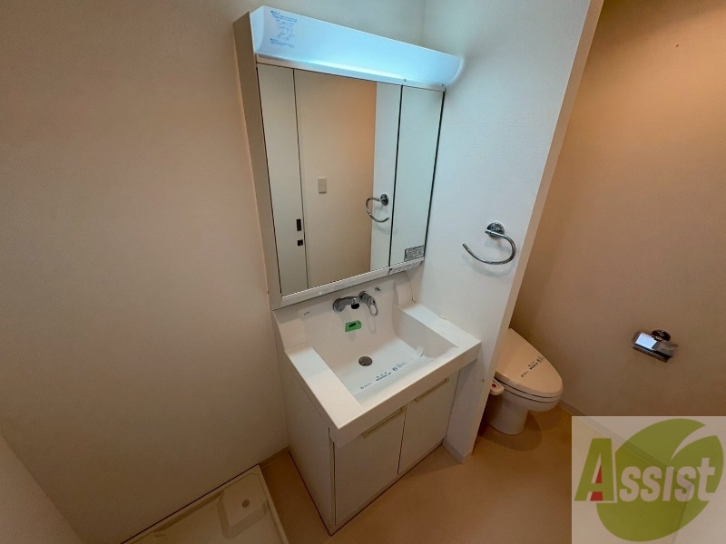 洗面設備　シャンプードレッサー。身支度はここでばっちり。