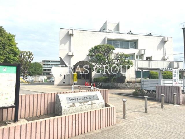 図書館　西府図書館（図書館）まで827m
