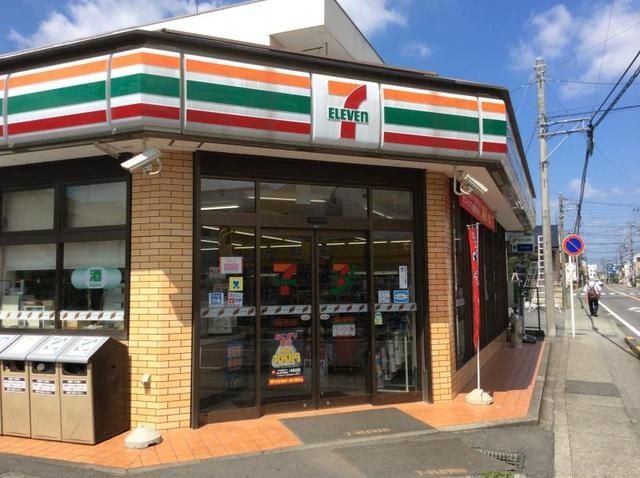コンビニ　セブンイレブン（コンビニ）まで799m