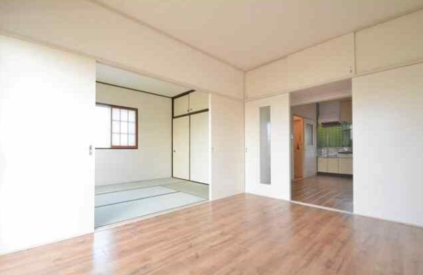 居室・リビング　※別部屋参考写真☆角部屋・三面採光・2階以上☆