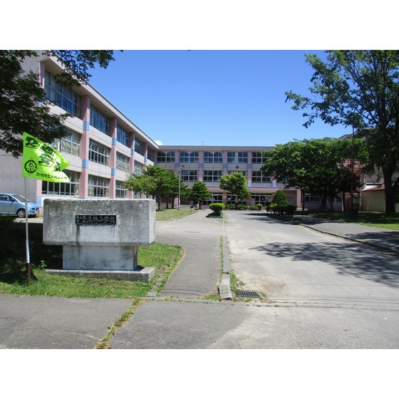 小学校　苫小牧市立糸井小学校（小学校）まで1075m