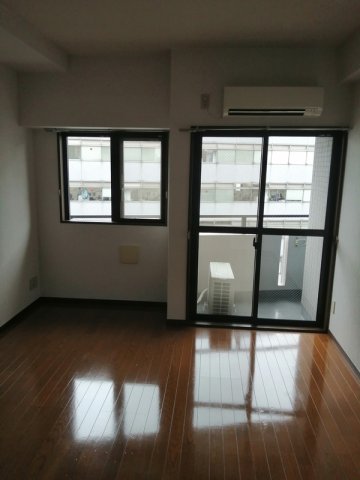 居室・リビング　※別部屋の参考写真です。